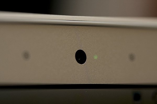 MacBook Camera tune Mon Brightness_00