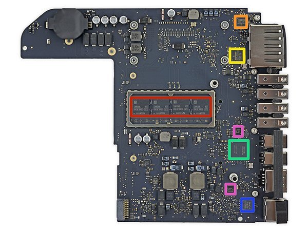 紅色框顯示 Mac Mini 的主機板的記憶體是嵌入的,不能移除或升級。