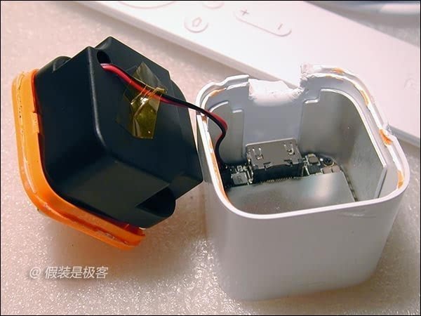 如果強行拆開,是有機會損壞外殼。