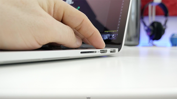 13-in-macbook-pro-2015-unbox-and-benchmark_06