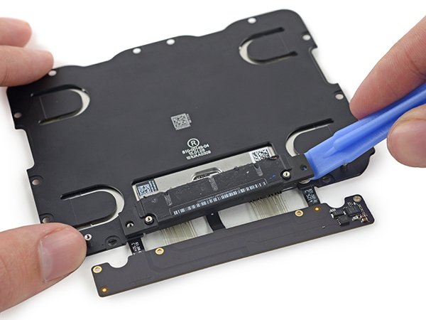 2015-13-in-macbook-pro-teardown_04