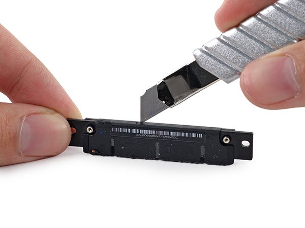 2015-13-in-macbook-pro-teardown_05