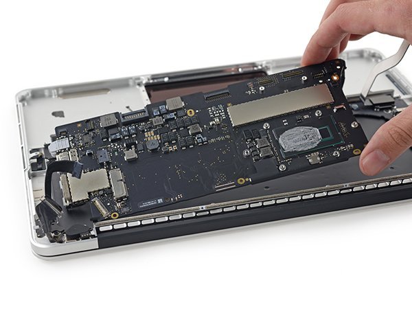 2015-13-in-macbook-pro-teardown_10
