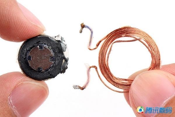 apple-watch-magsafes-charge-cable_09