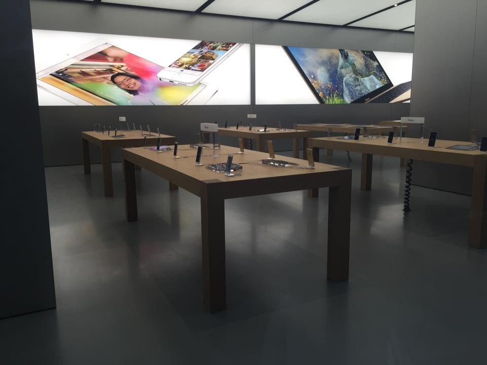 Apple Retail Store TST-8