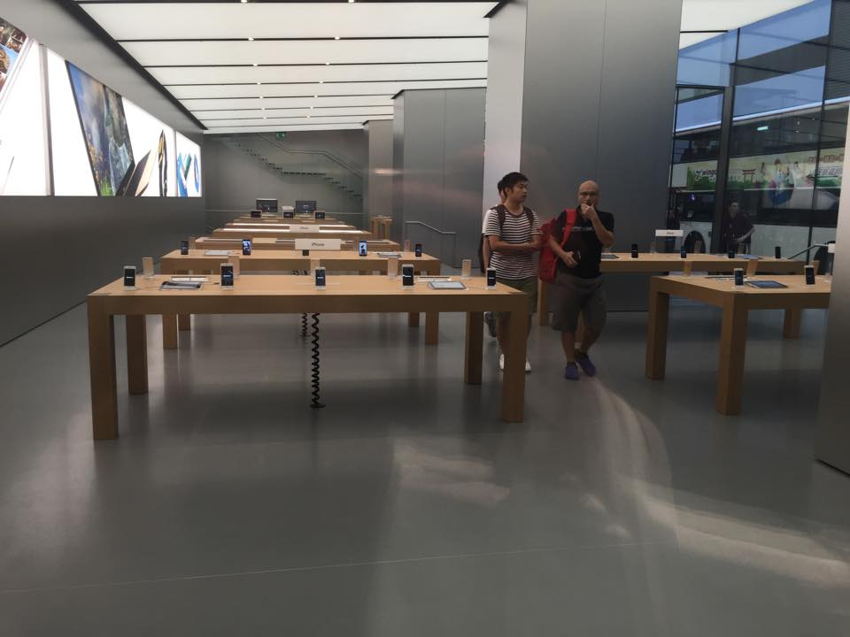Apple Retail Store TST-9