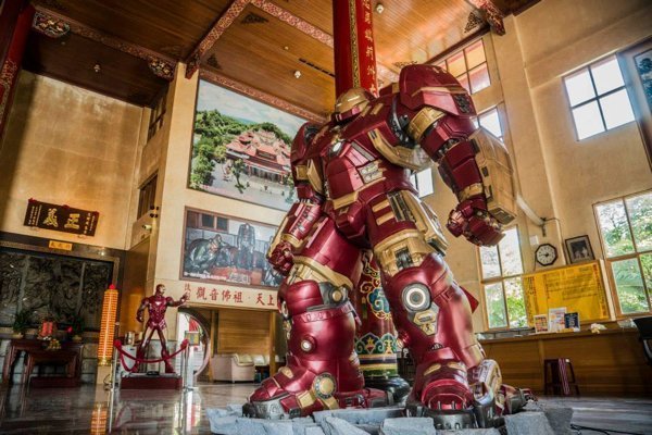 ▲Iron Man Mk 44 置入廟中,有沒有違和感?