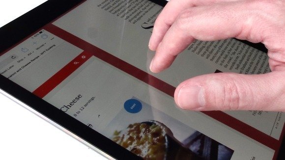 ipad-gestures-swipe-across-2-100609947-large