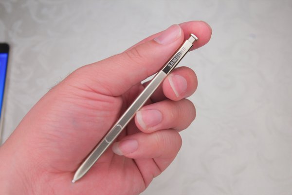 ▲S-笔比以往的略为粗大，提笔更舒适。