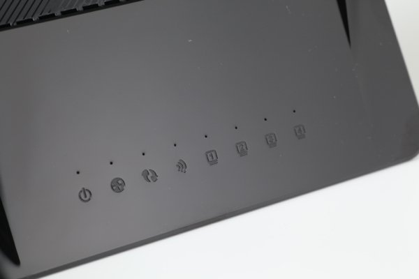 ▲機面有各狀態顯示燈
