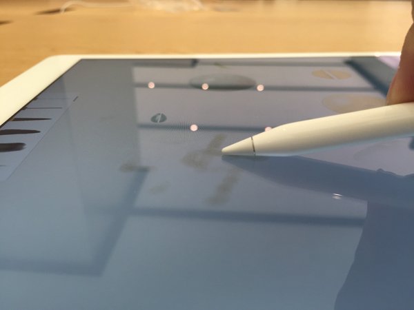 iPad Pro 专属配件 Apple Pencil、Smart Keybo