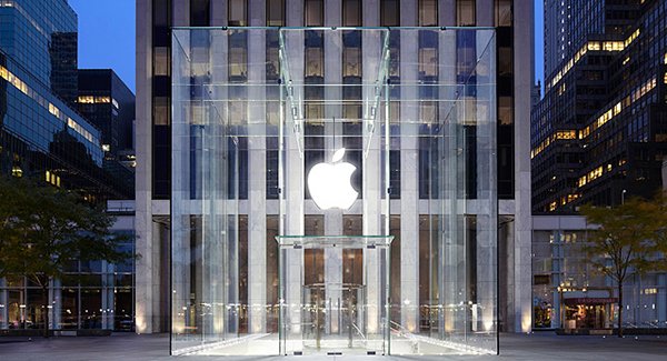 2015-is-the-most-important-year-of-apple_00