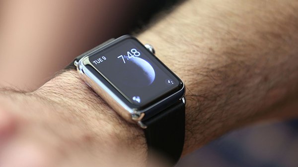 a-half-of-people-are-suing-nose-to-touch-apple-watch_00