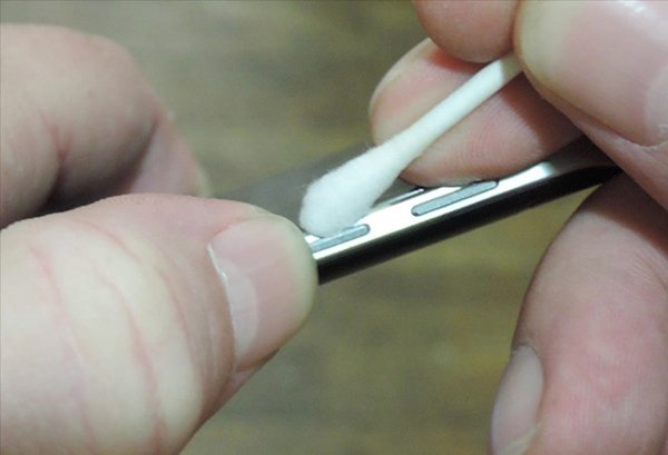 3-easy-steps-to-fixing-stuck-buttons-on-your-phone-or-tablet_02