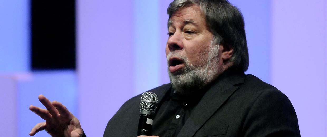 联合创办人不满政府做法:消费者购买苹果是代