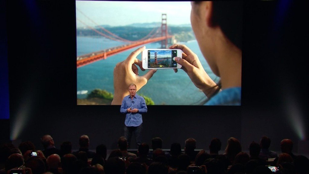 ▲iPhone SE 的后置镜头和 iPhone 6s 一样是 1200 万像