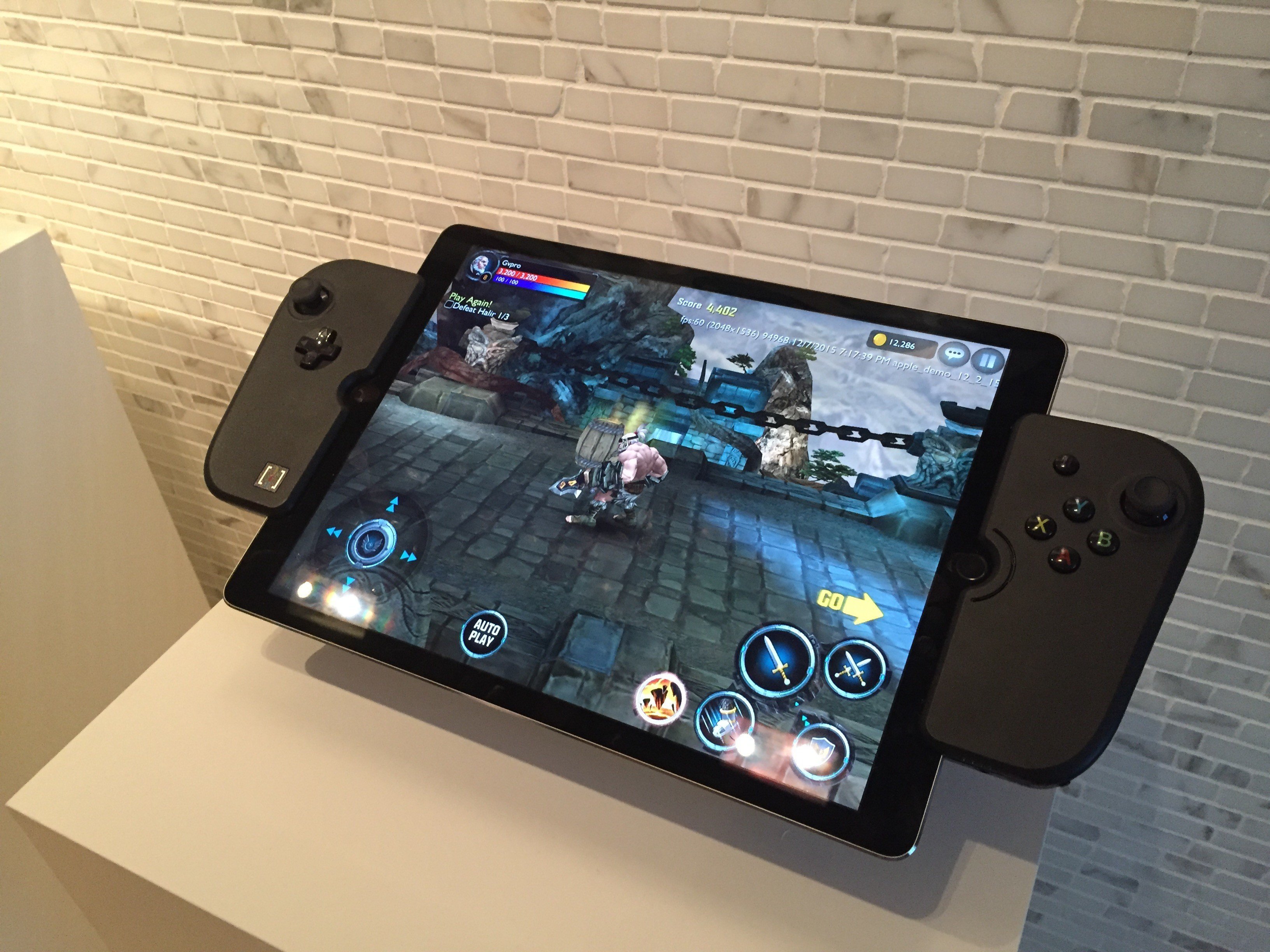 gamevice_controller_for_ipad_pro_product_shot_2
