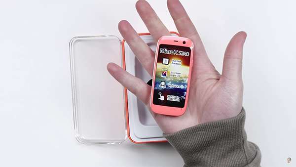 the-smallest-android-smartphone-posh-mobile-micro-x-s240_02
