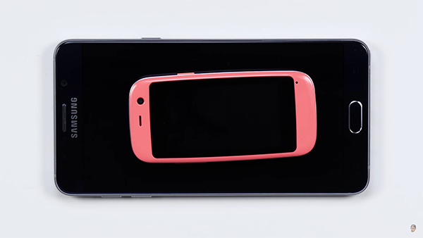 the-smallest-android-smartphone-posh-mobile-micro-x-s240_05