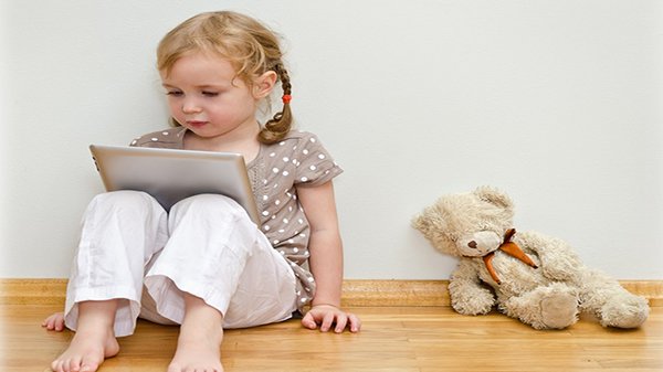 ipad addict kid are forced to watch tv 00