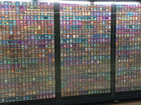 7649-yugioh-cards-in-shinjuku-station_01