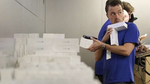 former-apple-store-employee-tells-their-exp_03