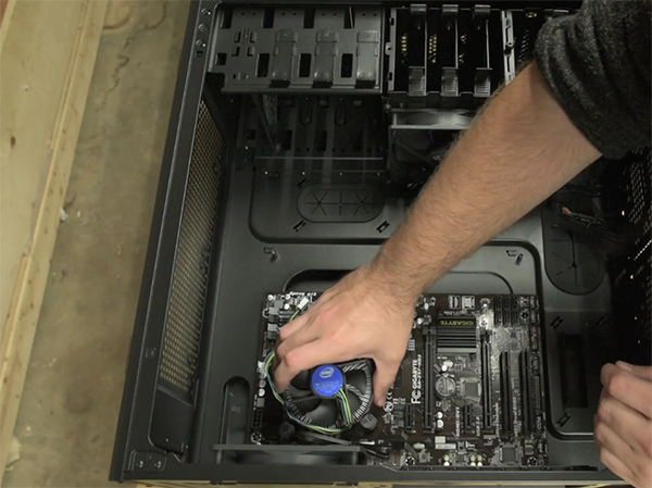 jesse-guardiani-mac-pro-hackintosh_02