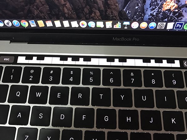 macbook pro touch bar piano 01