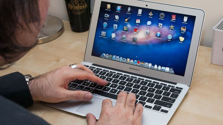 macbook air 11inch 2012 02