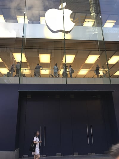 apple causeway bay lowest floor decoration in progress 01