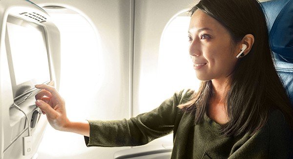 twelve south alyfly for airpods in aeroplane 03