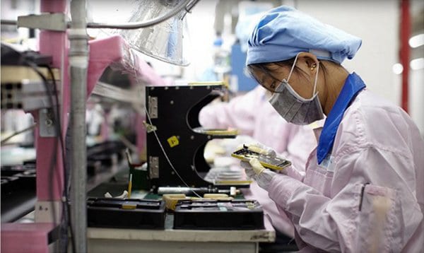 Foxconn use 80 percent robot 03