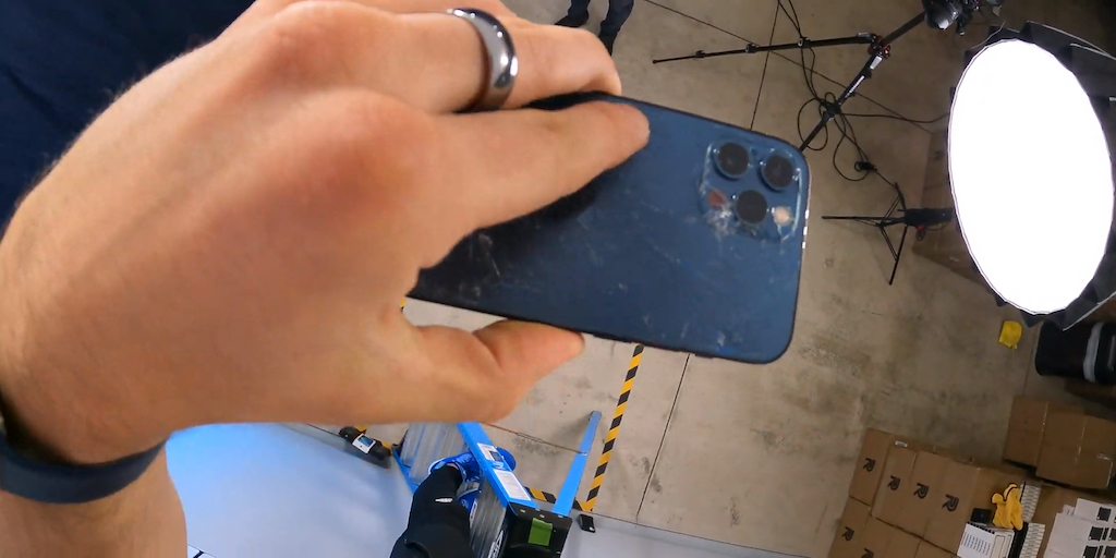 iphone12 droptest1