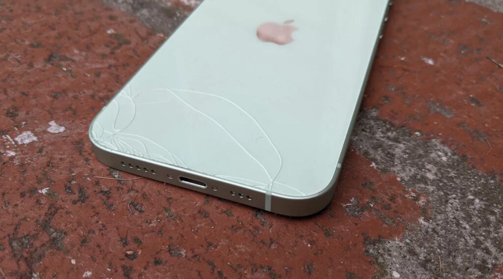 iphone12 crack2