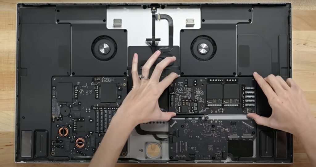 ifixit studiodisplay04