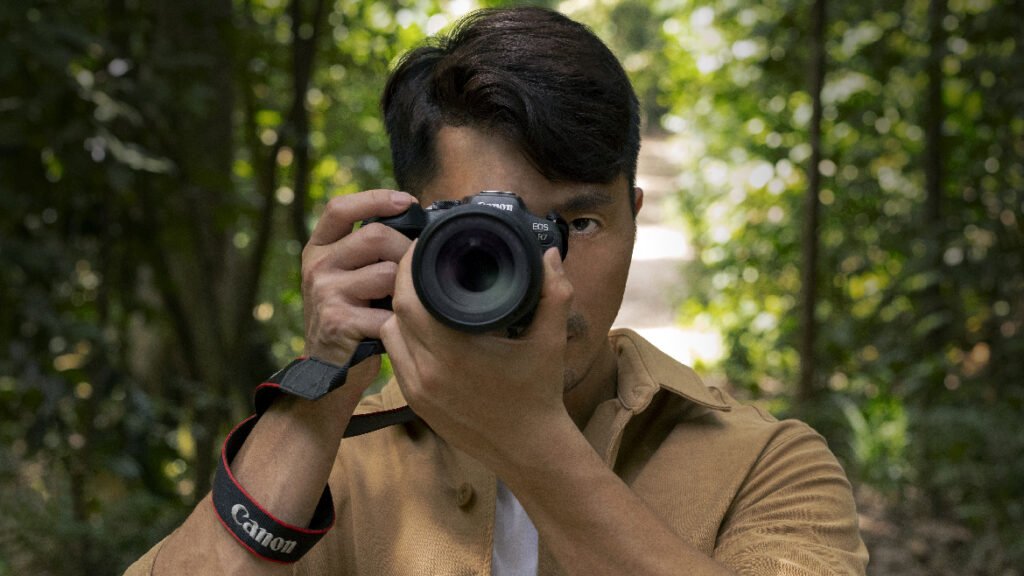 EOS R7
