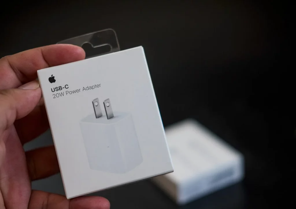 郭明錤指 iPhone 15 配 MFi 充電器才可「最佳化」充電速度