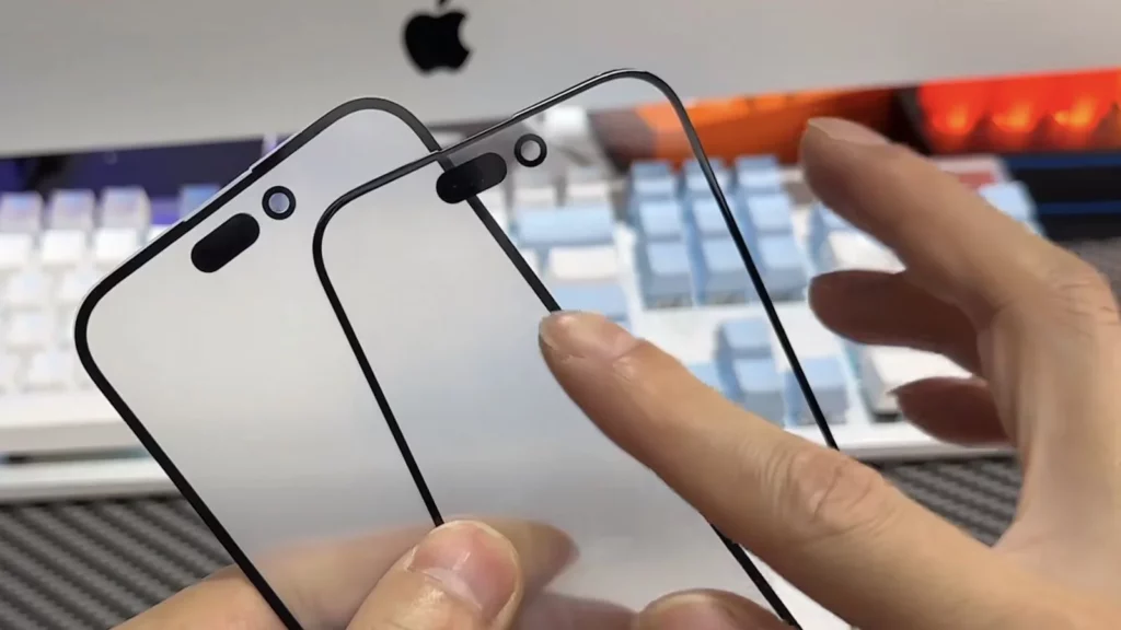 iPhone 15 Pro 螢幕玻璃面板流出