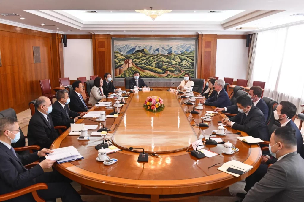tim cook china visit