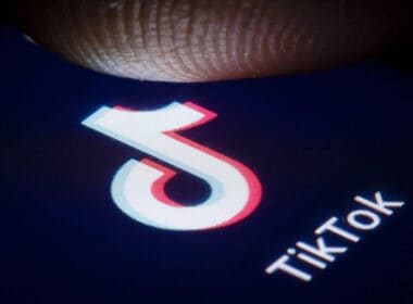TikTok Finger