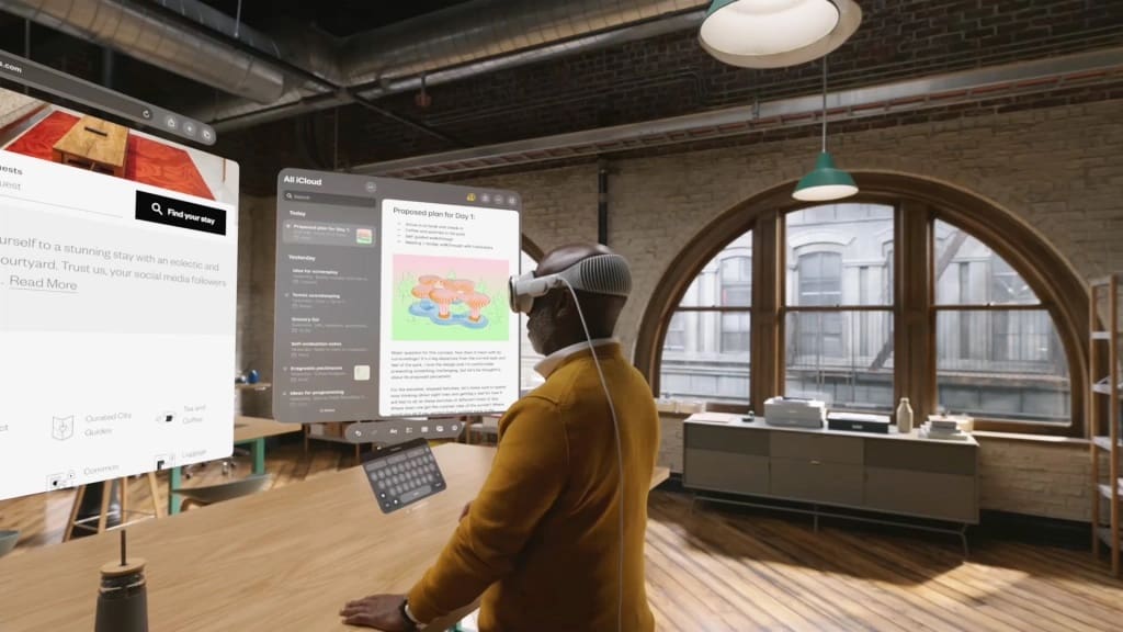 Apple WWCD23 Vision Pro multitasking 230605.jpg