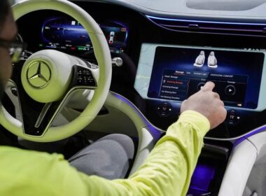 benz screen.jpg
