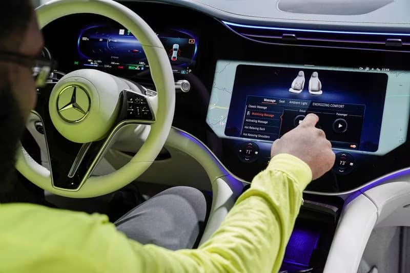 benz screen.jpg