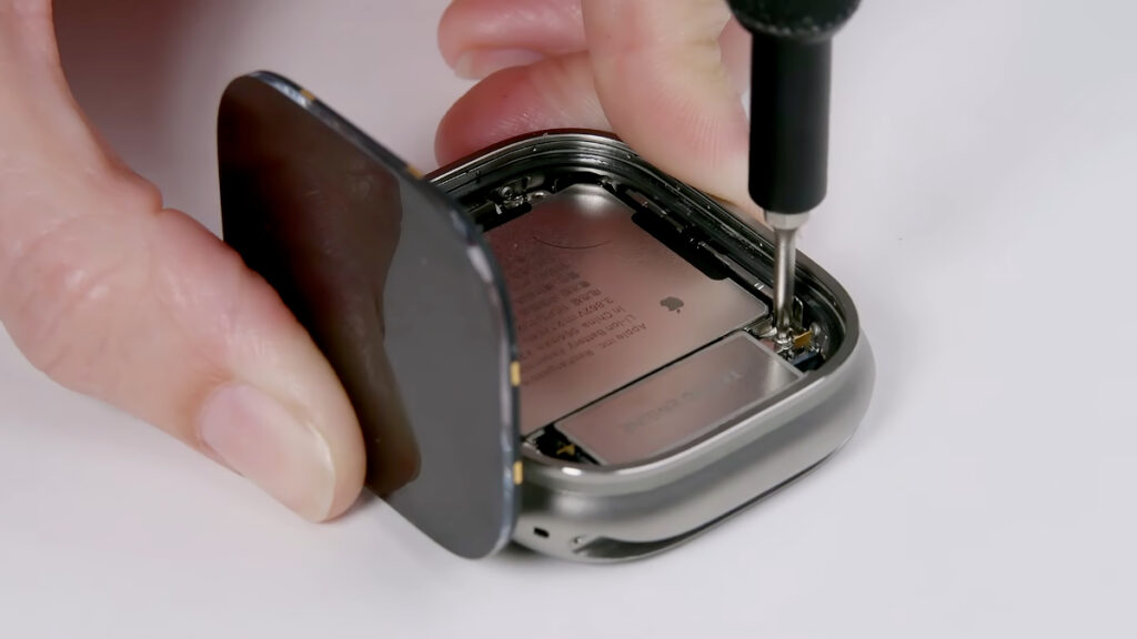 Apple Watch S9 and Ultra 2 Double Teardown Double Tap 1 18 screenshot