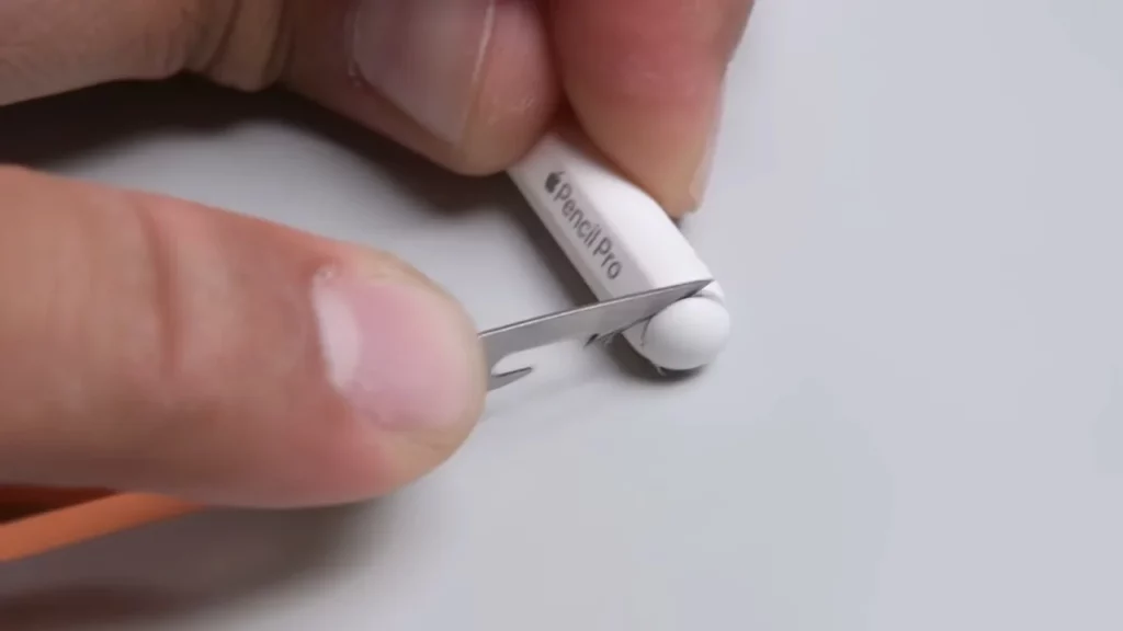 iPad Pro 13 Teardown and Apple Pencil Pro Destruction 4 52 screenshot