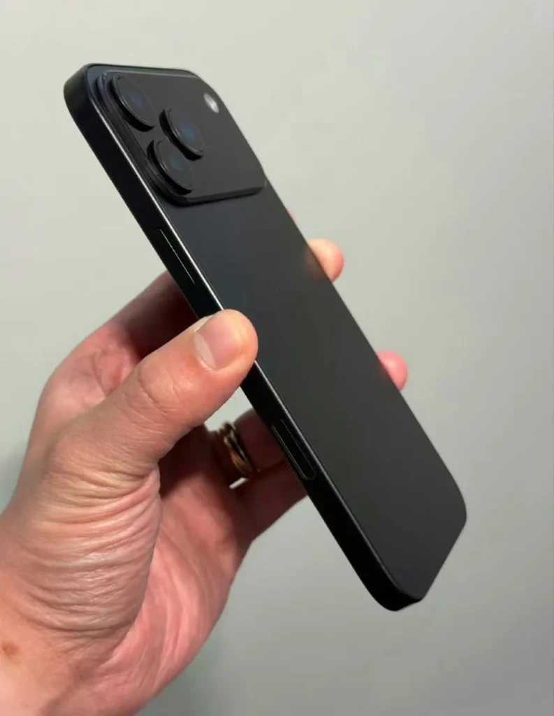iphone17prodummy