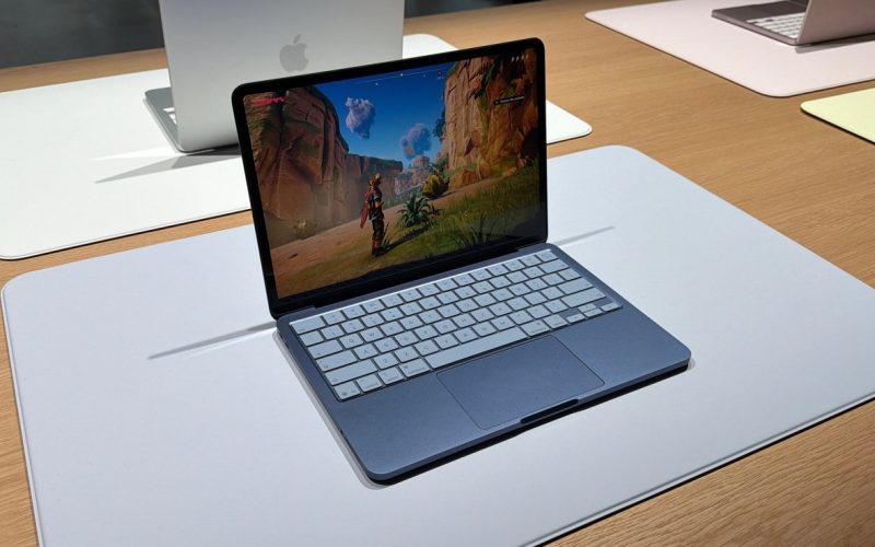 66928 140538 MacBook Neo indigo open gaming Apple event xl