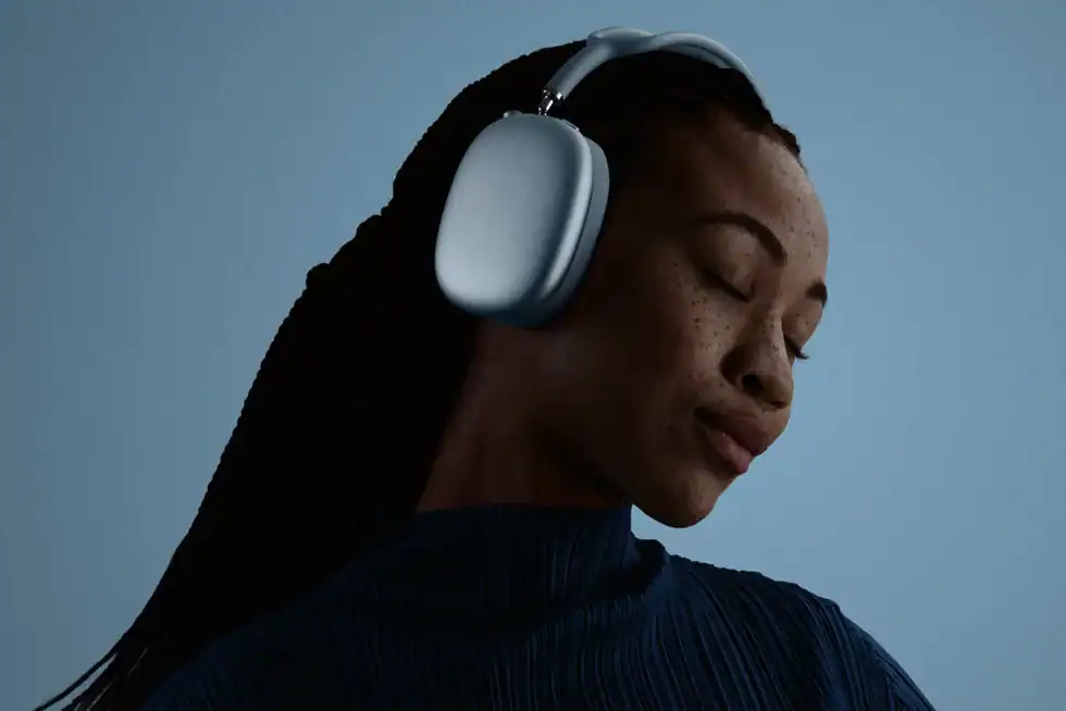 Apple AirPods Max 2 lifestyle big.jpg.large