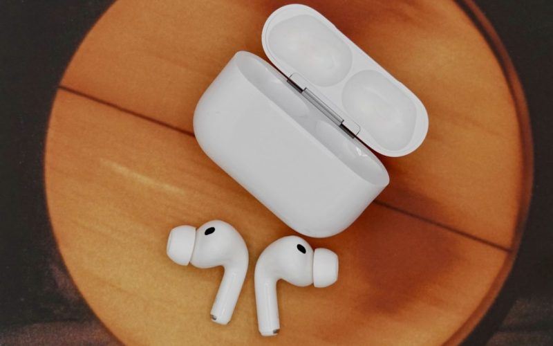 Airpods Pro 3 Table