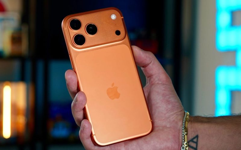 iPhone 17 Pro Cosmic Orange Fernando